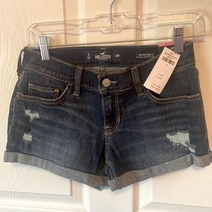 Hollister Low Rise Short 3”, distressed look, NWT, Women’s Size W26/3